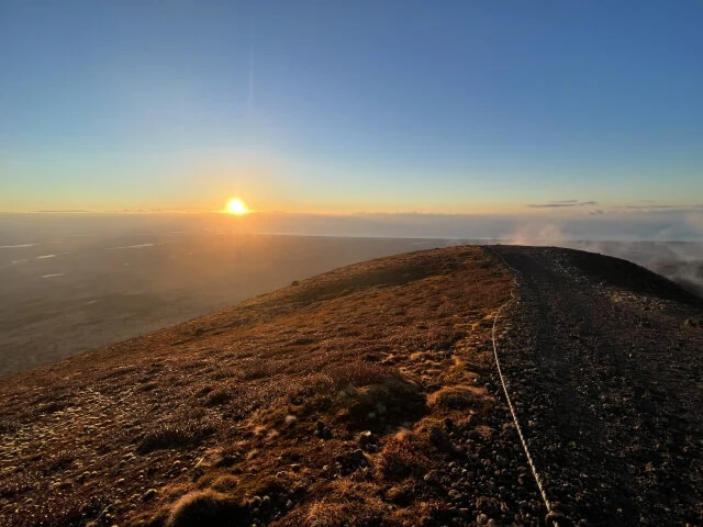 樽前山の頂から見下ろす綺麗な風景写真