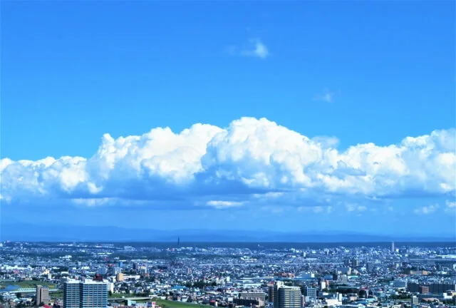 札幌JRタワーから一望する厚別区エリアの写真