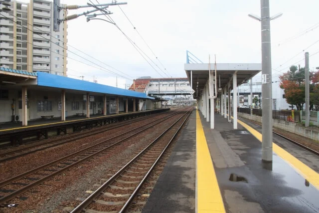 厚別駅ホームの写真