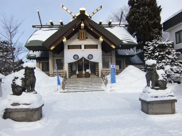 烈々布神社本殿の写真