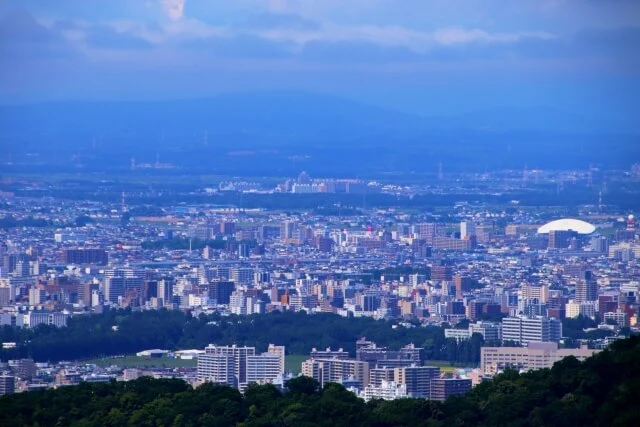 幌見峠から一望する札幌市北区の写真